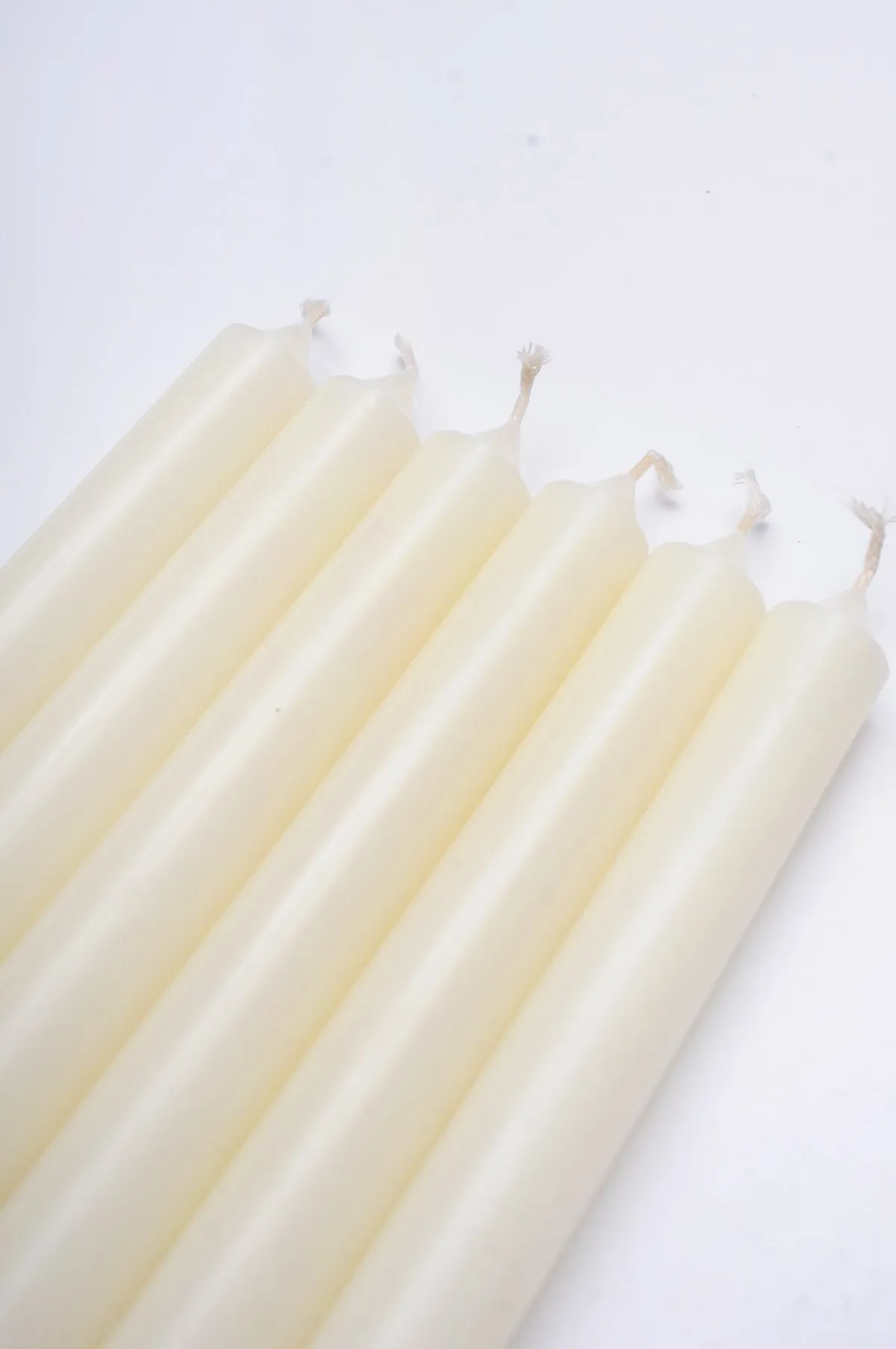 Box of 12 Ivoire Dinner Candles