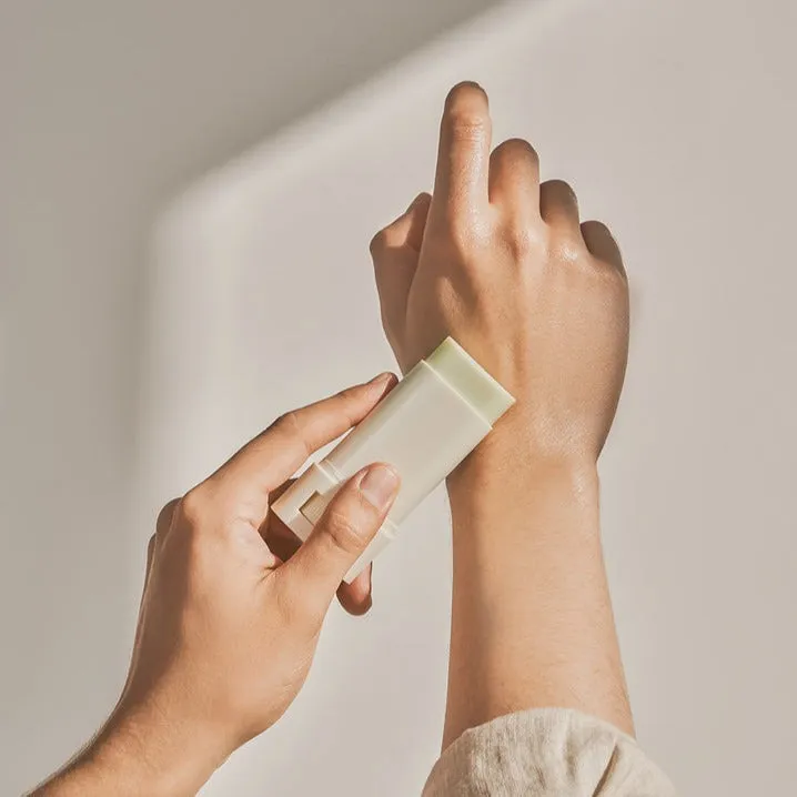 Matte Sun Stick: Mugwort   Camelia